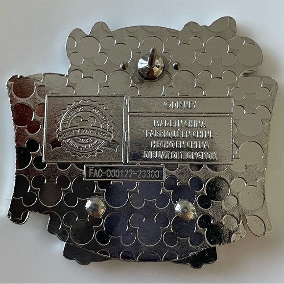 Disney Minnie and Daisy Having Tea Pin - New and cute 🥰 - Picture 4 of 4